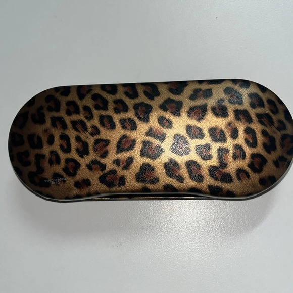 3 for $13 Imperfect Guess leopard print hard cover glasses case - Picture 2 of 8